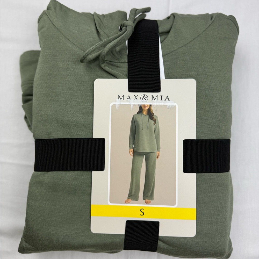 Max & Mia Green soft Lounge Set New size small